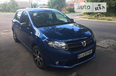 Хетчбек Dacia Sandero 2013 в 