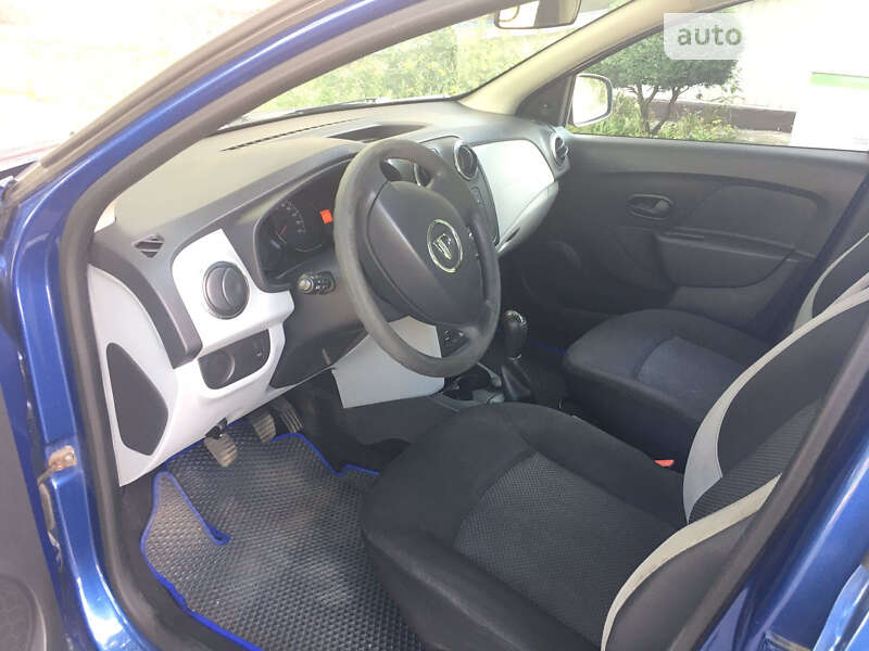 Хэтчбек Dacia Sandero 2013 в Киеве