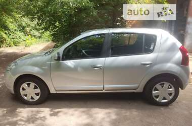 Хетчбек Dacia Sandero 2008 в Хоролі