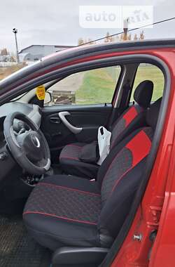Хэтчбек Dacia Sandero 2009 в 