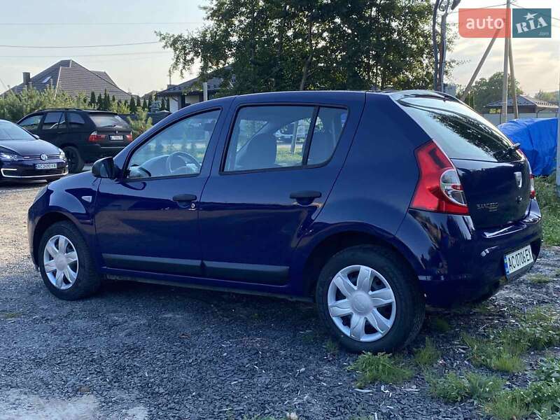 Хэтчбек Dacia Sandero 2009 в Ковеле