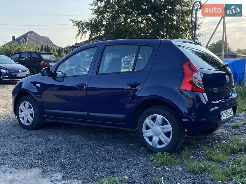 Хэтчбек Dacia Sandero 2009 в Ковеле