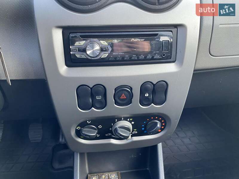 Хэтчбек Dacia Sandero 2009 в Ковеле