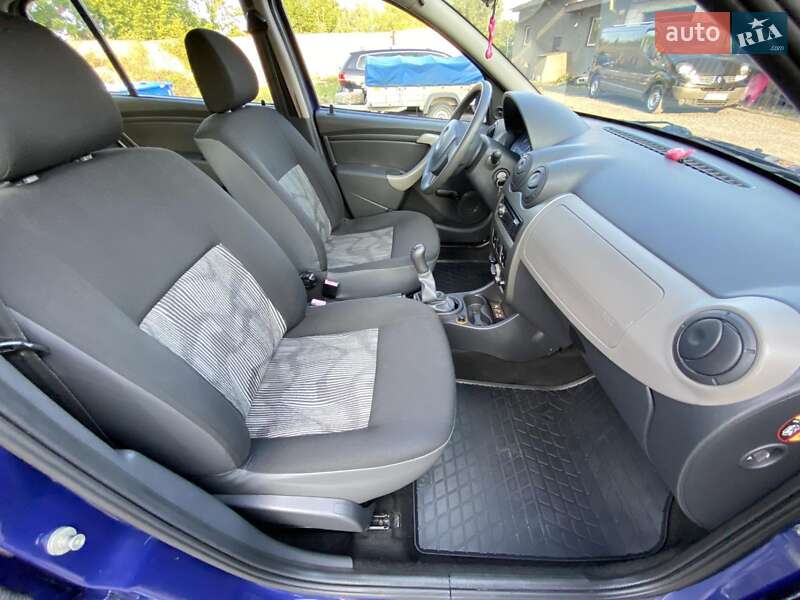 Хэтчбек Dacia Sandero 2009 в Ковеле