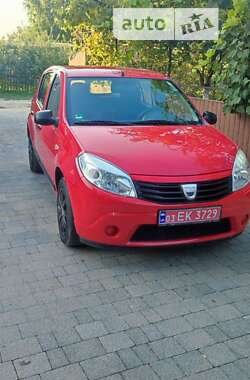 Хэтчбек Dacia Sandero 2009 в Демидовке