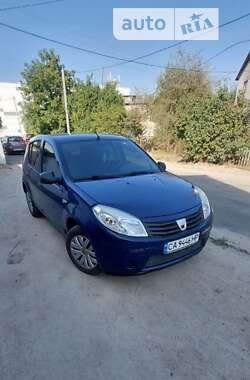 Хэтчбек Dacia Sandero 2009 в Каневе