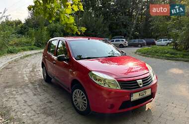 Хэтчбек Dacia Sandero 2009 в Львове