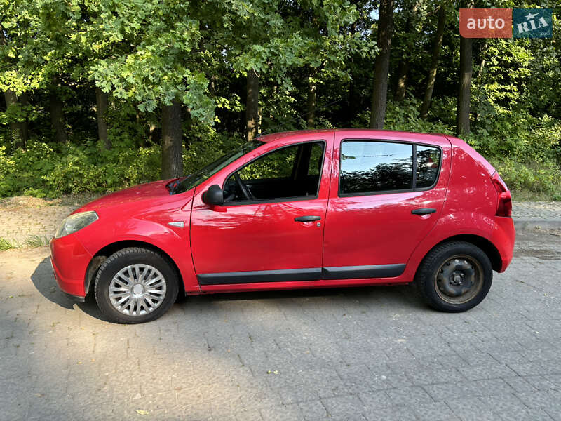 Хетчбек Dacia Sandero 2009 в Львові