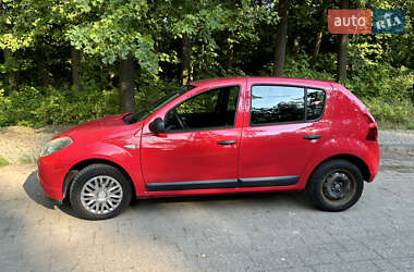 Хэтчбек Dacia Sandero 2009 в Львове