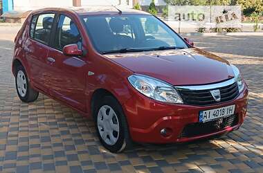 Хэтчбек Dacia Sandero 2009 в Кременчуге