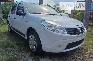 Хэтчбек Dacia Sandero 2009 в Луцке