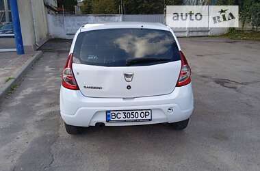 Хэтчбек Dacia Sandero 2011 в Львове