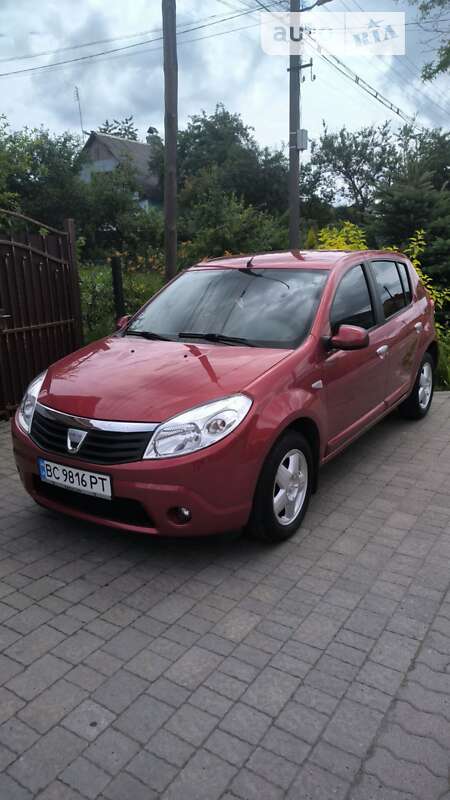 Хэтчбек Dacia Sandero 2009 в Львове