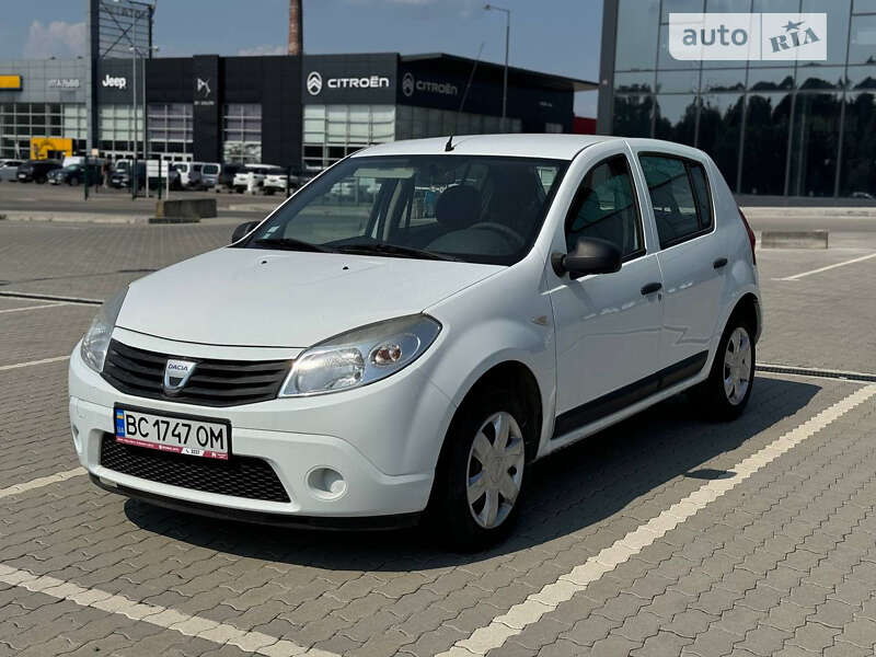 Хетчбек Dacia Sandero 2010 в Львові