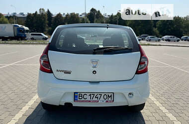 Хетчбек Dacia Sandero 2010 в Львові