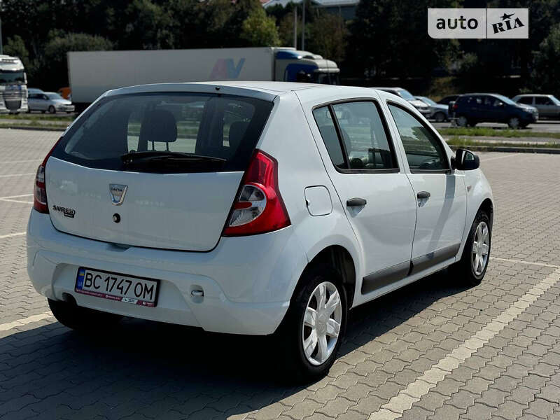 Хетчбек Dacia Sandero 2010 в Львові