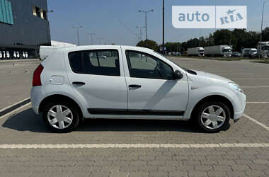 Хетчбек Dacia Sandero 2010 в Львові