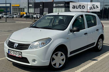 Хетчбек Dacia Sandero 2010 в Львові