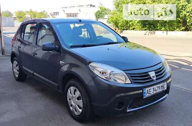 Хэтчбек Dacia Sandero 2009 в Кривом Роге