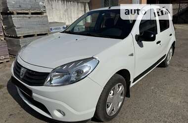 Хэтчбек Dacia Sandero 2011 в Луцке