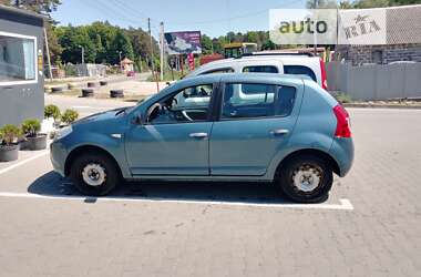 Хэтчбек Dacia Sandero 2008 в Львове