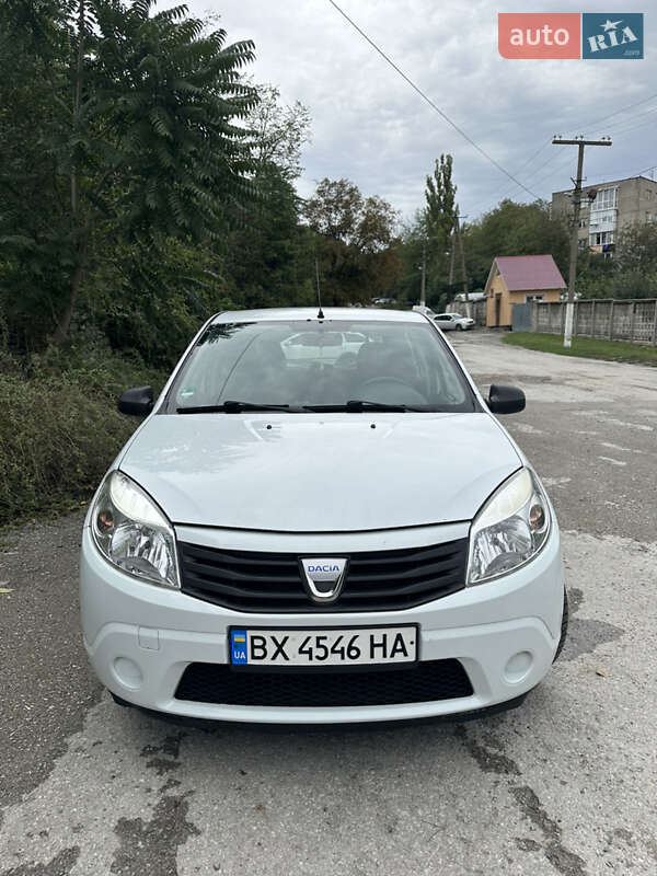 Хетчбек Dacia Sandero 2009 в Кам'янець-Подільському
