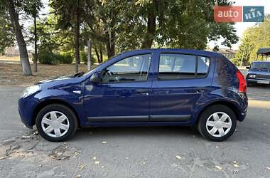 Хэтчбек Dacia Sandero 2009 в Лебедине