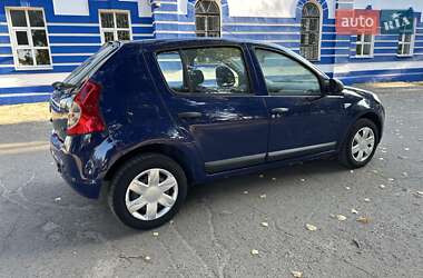 Хэтчбек Dacia Sandero 2009 в Лебедине