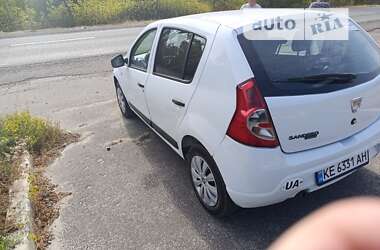 Хэтчбек Dacia Sandero 2010 в Богодухове