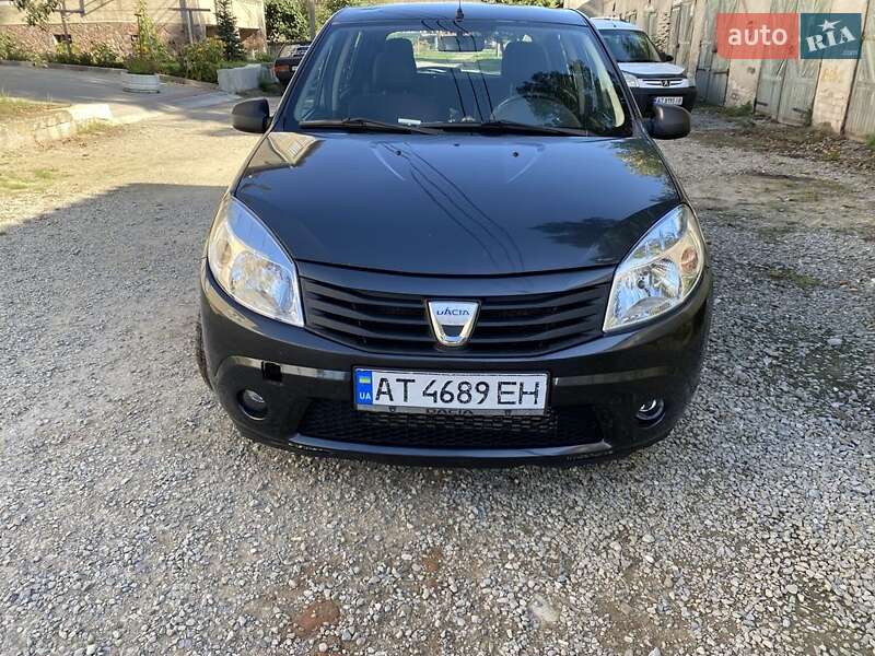 Хетчбек Dacia Sandero 2010 в Тисмениці