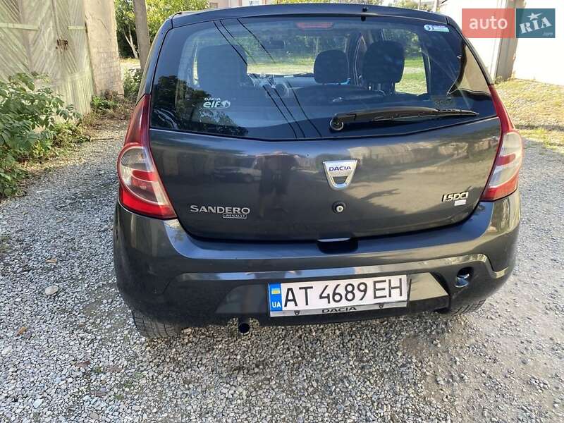 Хетчбек Dacia Sandero 2010 в Тисмениці