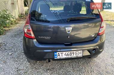 Хетчбек Dacia Sandero 2010 в Тисмениці