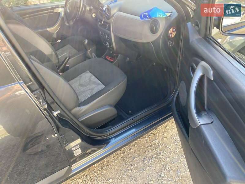 Хетчбек Dacia Sandero 2010 в Тисмениці