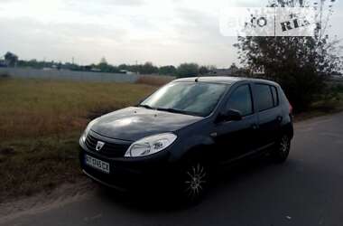 Хетчбек Dacia Sandero 2009 в Івано-Франківську