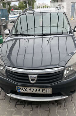 Хетчбек Dacia Sandero 2012 в Хмельницькому