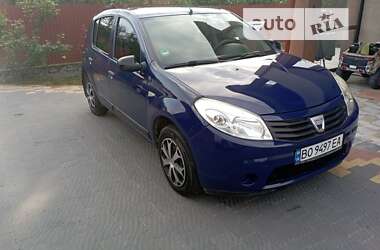 Хэтчбек Dacia Sandero 2009 в Лановцах