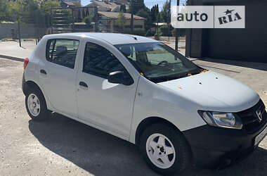 Хетчбек Dacia Sandero 2016 в Харкові