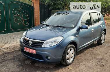 Хетчбек Dacia Sandero 2009 в Чернігові