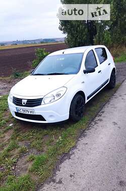 Хетчбек Dacia Sandero 2010 в Локачах