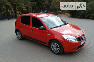 Хетчбек Dacia Sandero 2009 в Полтаві