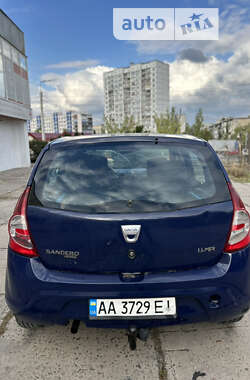 Хетчбек Dacia Sandero 2009 в Києві