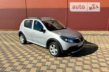 Хэтчбек Dacia Sandero 2012 в Гайсине