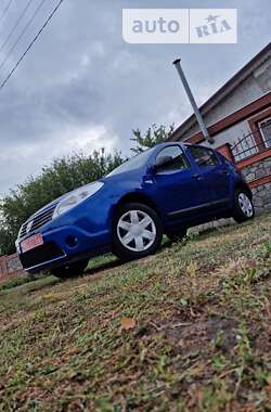 Хетчбек Dacia Sandero 2010 в Полтаві