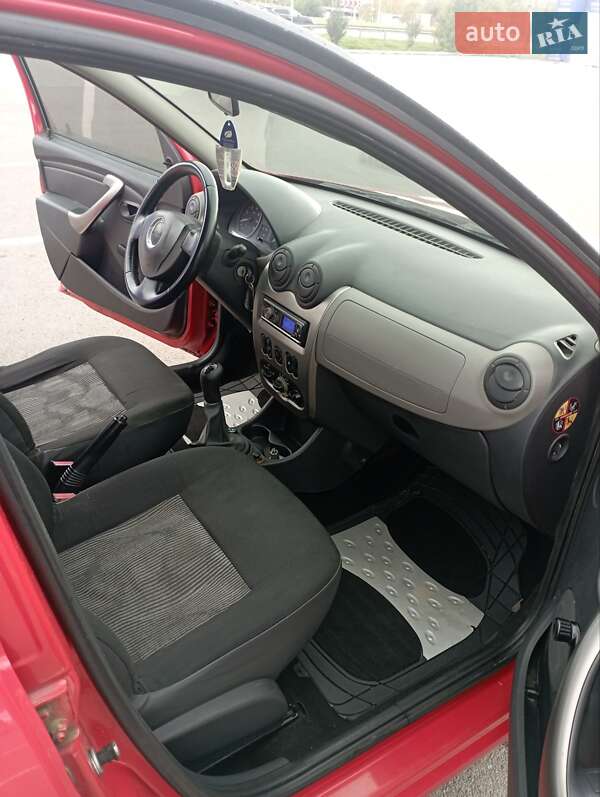 Хетчбек Dacia Sandero 2009 в Мукачевому