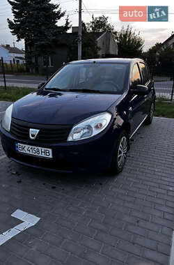 Хетчбек Dacia Sandero 2009 в Рівному