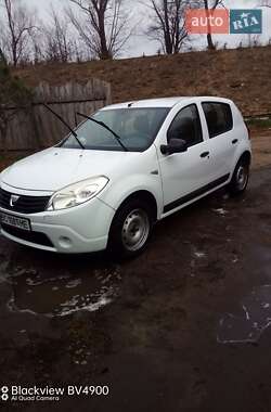 Хетчбек Dacia Sandero 2009 в Львові