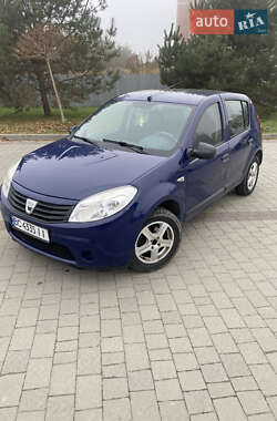 Хэтчбек Dacia Sandero 2008 в Львове