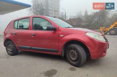 Хэтчбек Dacia Sandero 2009 в Львове