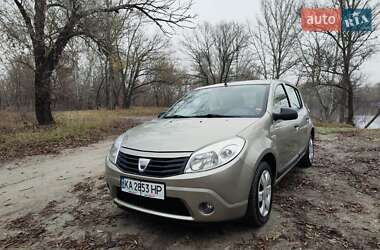 Хэтчбек Dacia Sandero 2011 в Сумах