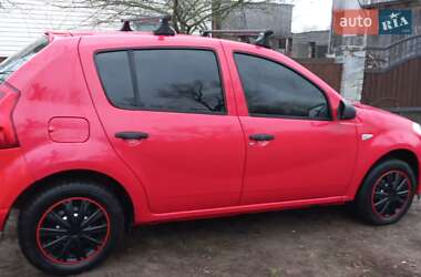 Хетчбек Dacia Sandero 2010 в Биківці